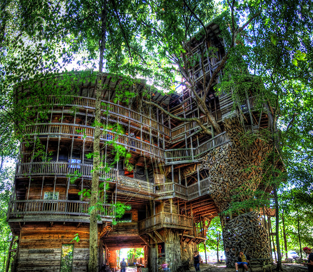 worlds-largest-tree-house