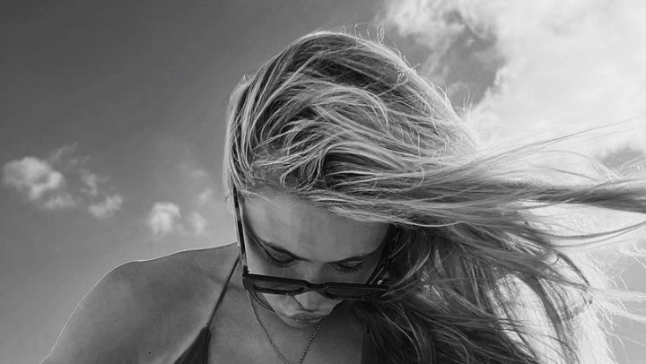 Vriendin Jutta Leerdam Deelt Foto Van Schaatsster In Kleine Bikini