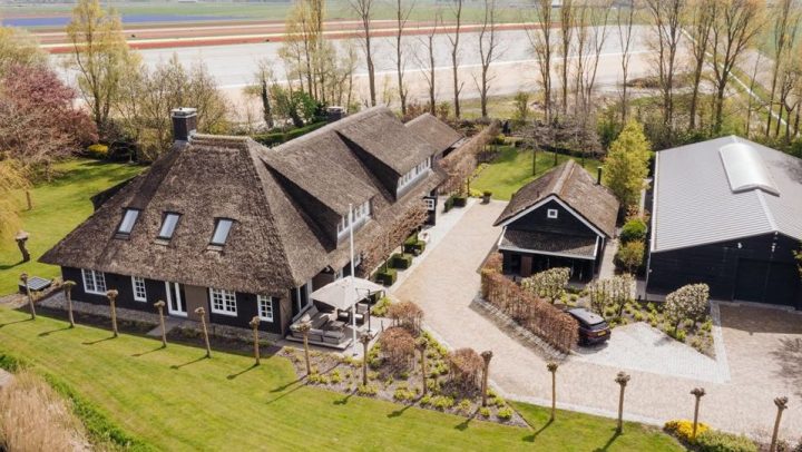 Funda Is Deze Woonboerderij In Bergen De Mooiste Van Nederland