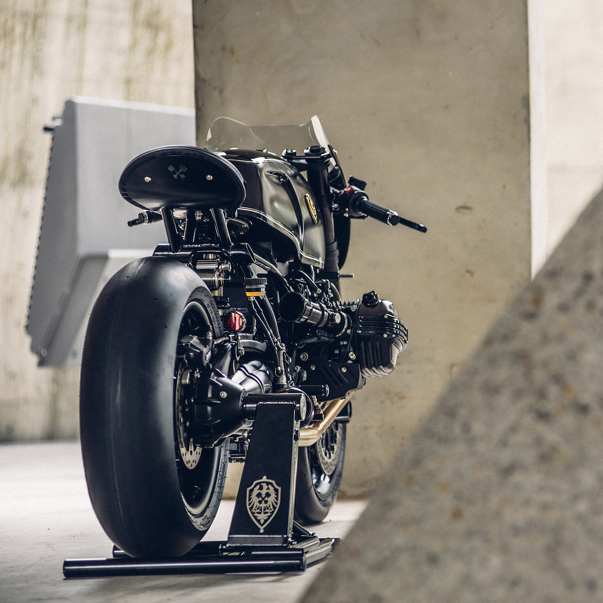  Custom bike BMW batman zwart Rough Crafts *: