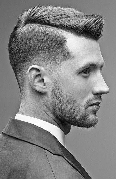 Herenkapsels met een opscheer kapper baber barbershop knippen haircut MAN MAN