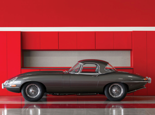 Jaguar-E-type-mooie-klassieker-auto-MAN MAN
