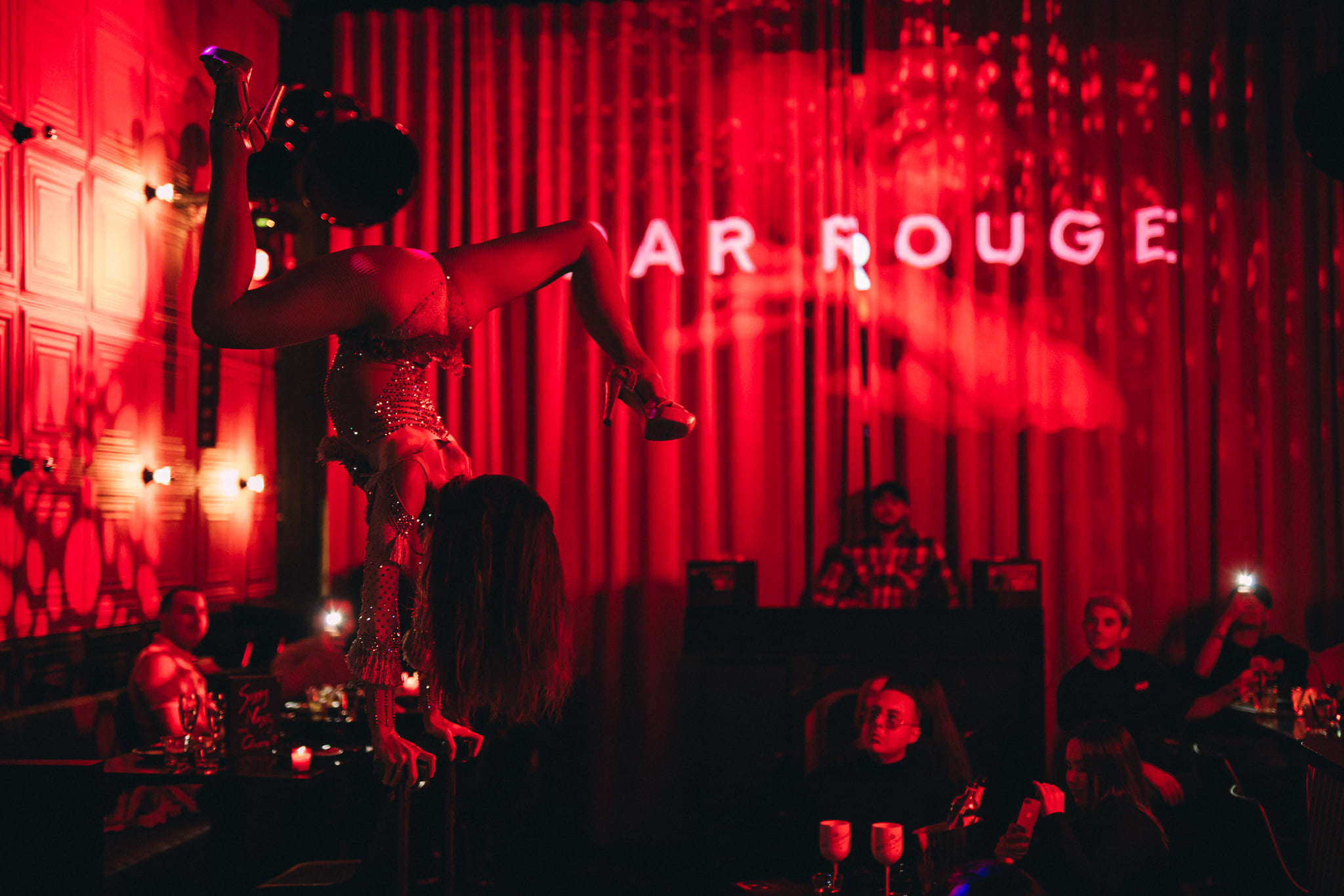 Bar Rouge act