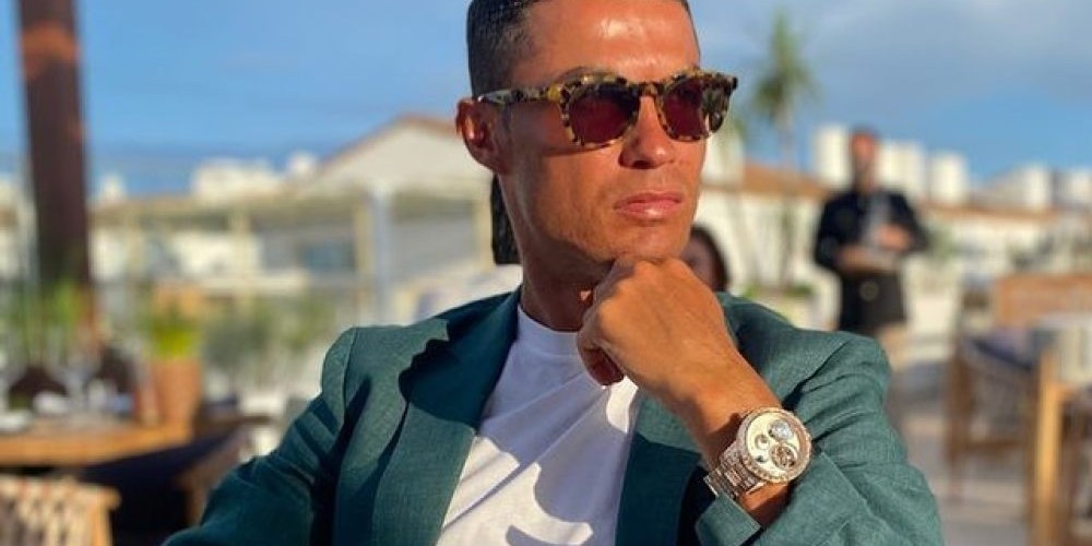 De populairste luxe horloges van 2021 onder de celebrities | MAN MAN