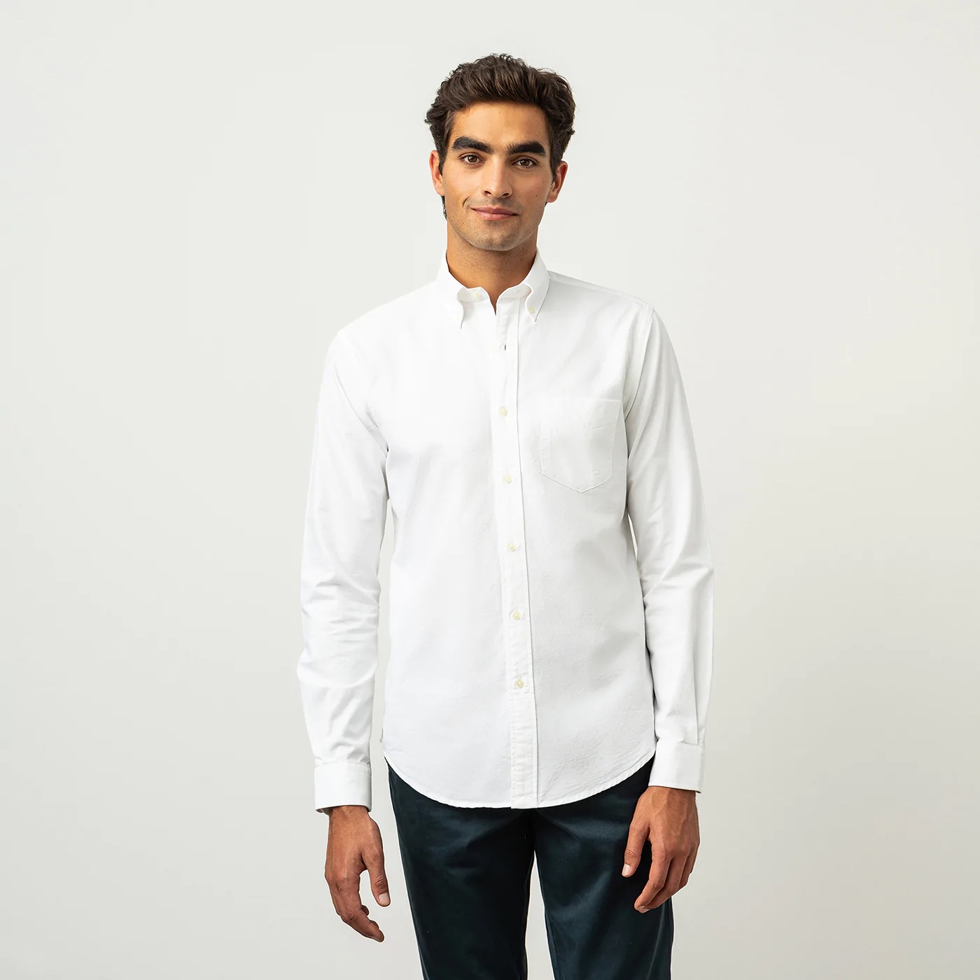 overhemd-onder-trui-wit-overhemd