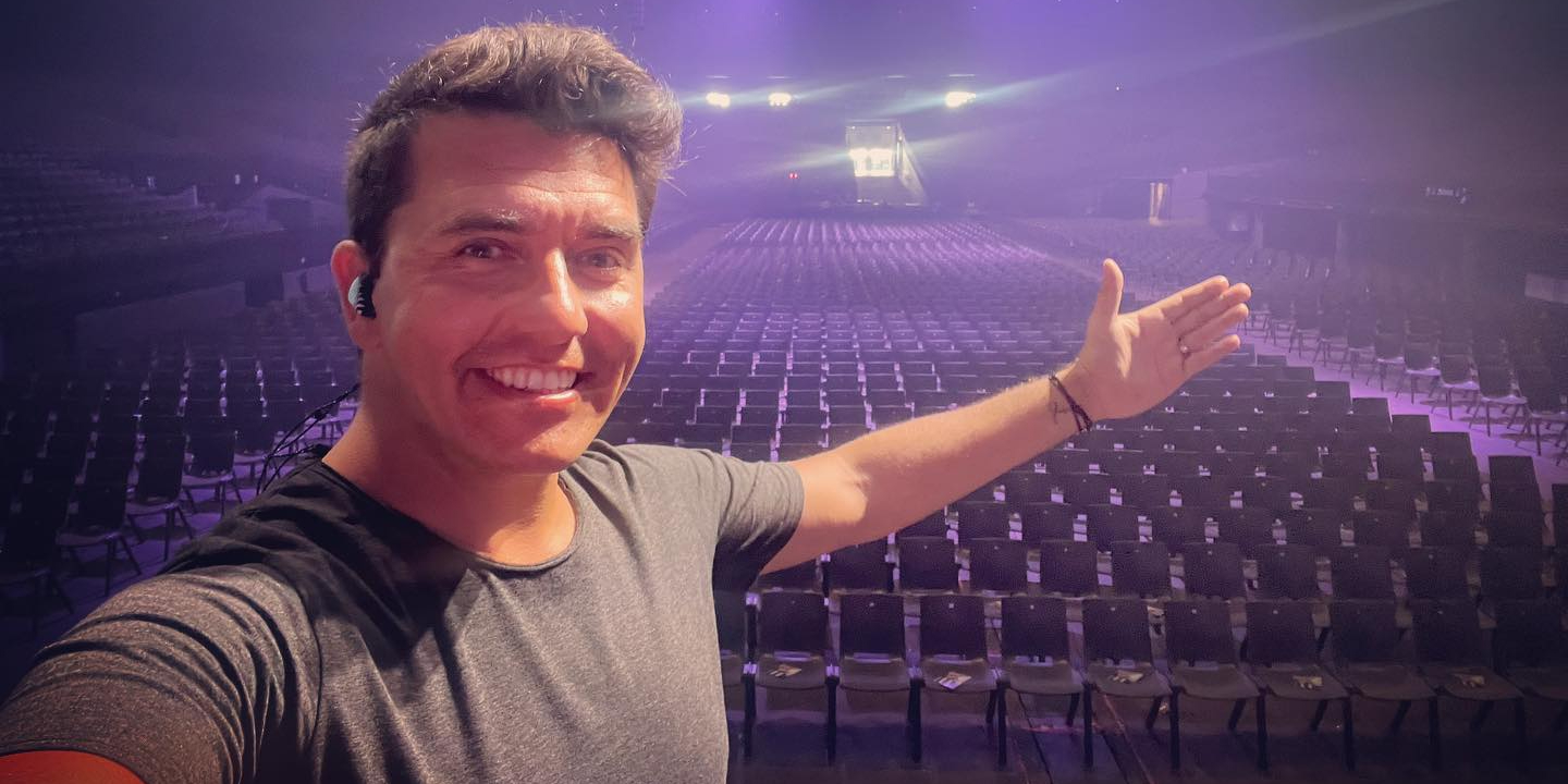 Binnenkijken: de grote Volendamse villa van zanger Jan Smit | MAN MAN