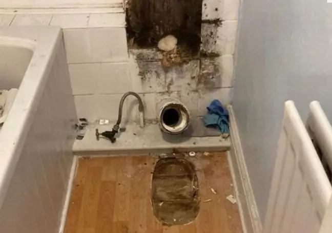 badkamer gesloopt door verhuurder huis