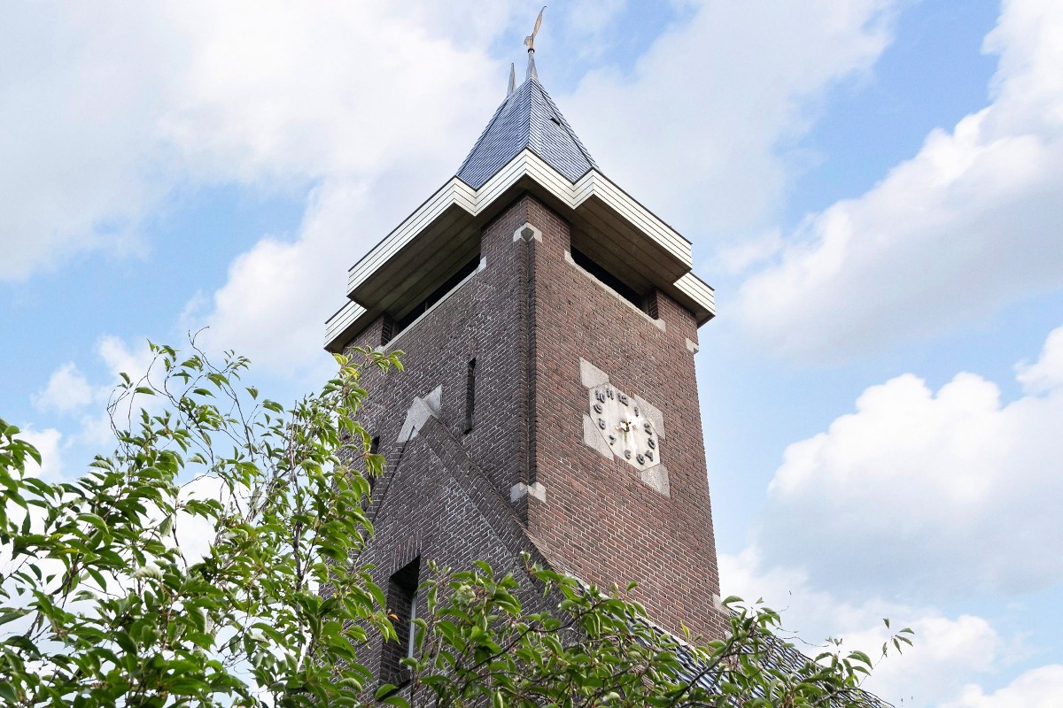 Oterleek kerk te koop west friesland funda
