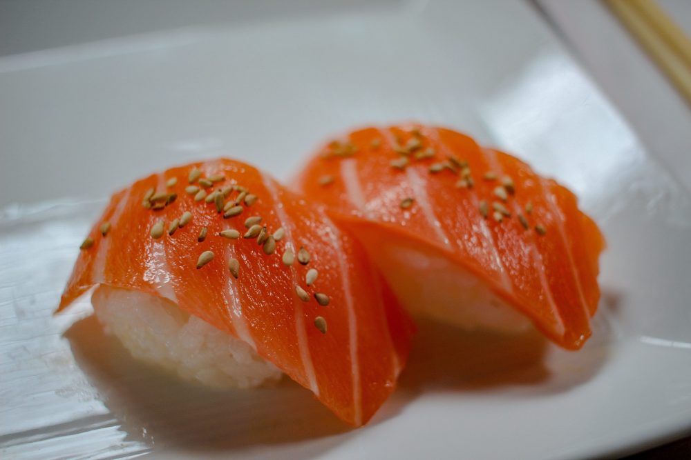 Zo moet je sushi écht eten volgens chef-kok Nobu Matsuhisa
