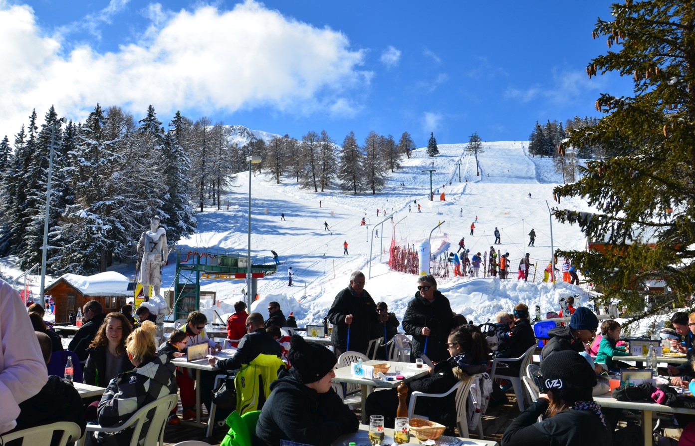 wintersport familie apres ski 2023