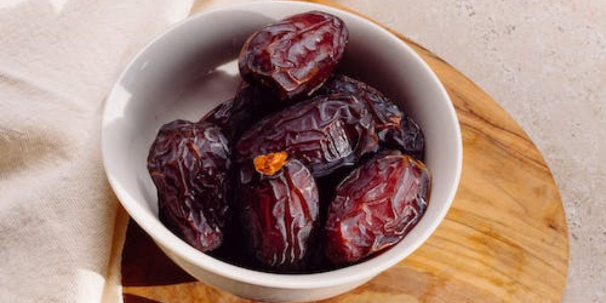 The Amazing Health Benefits of Dates: From Relieving Pain to Protecting Your Eyes