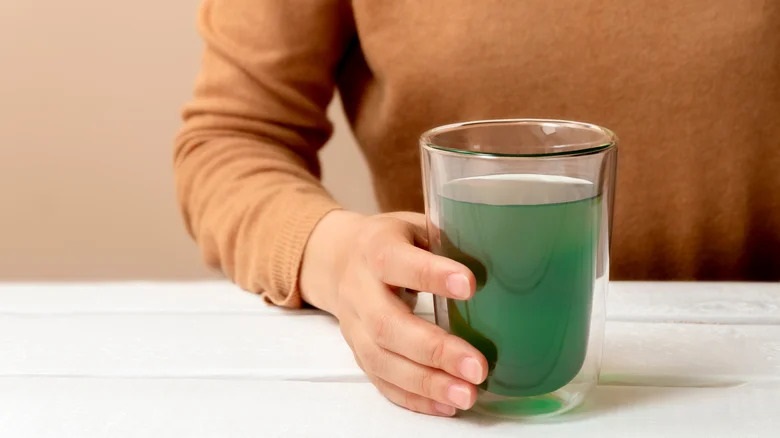 Dit magische groene drankje gaat viral op TikTok, maar wat zegt een voedingsdeskundige erover?