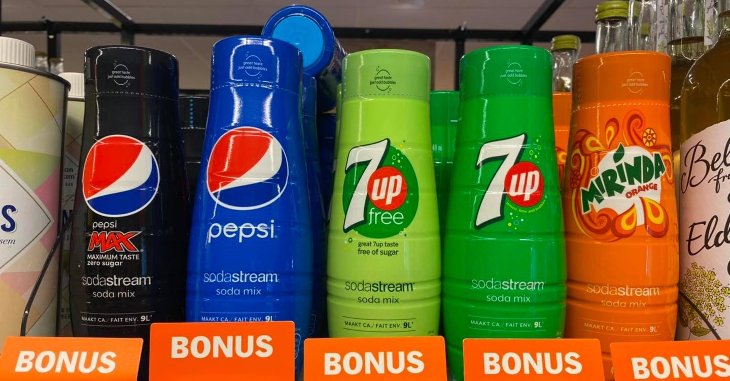 Er zijn speciale Sodastreamsiropen te koop bij de Blokker en AH