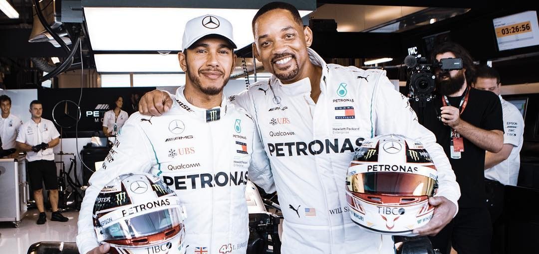 Geniale video: Will Smith bindt Lewis Hamilton vast om zelf te racen