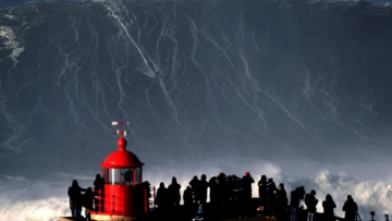 Waanzinnig: Braziliaanse surfer zet het nieuwe wereldrecord voor ‘de hoogste golf ooit’