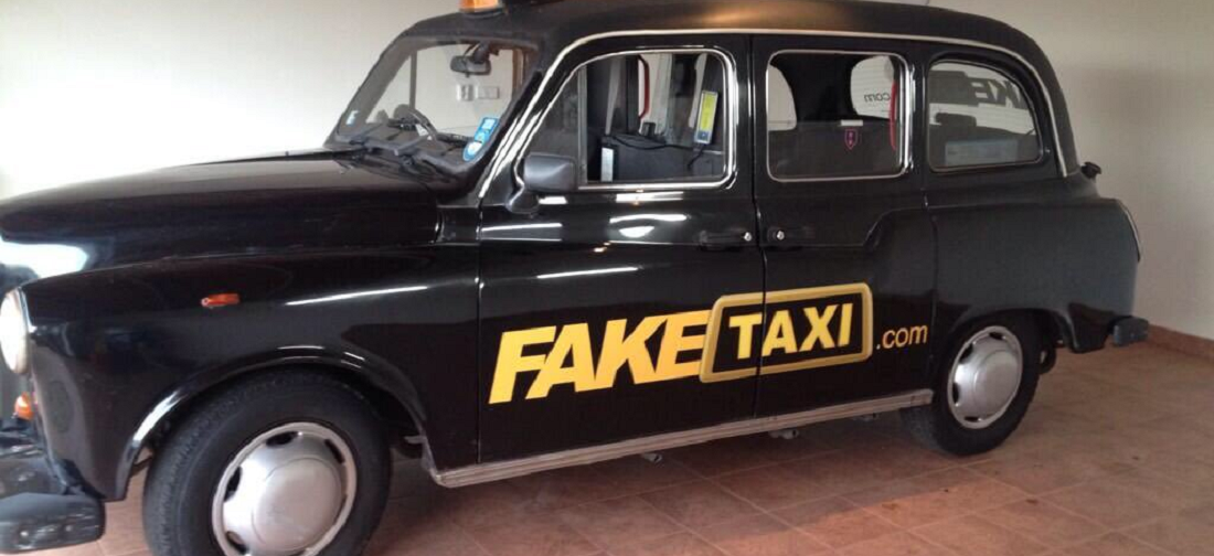 De originele ‘Fake Taxi’ voor een prikkie te koop aangeboden op eBay