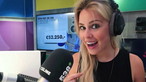 Celine Huijsmans is de mooiste nieuwslezeres op de Nederlandse Radio