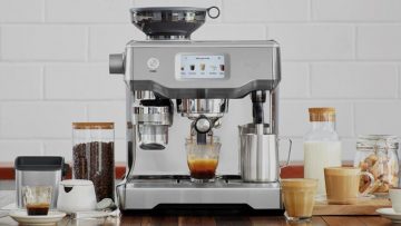 Met deze luxe espresso machine haal jij de barista in huis