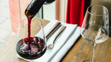 De 10 beste rode wijnen onder de 10 euro, speciaal voor de feestdagen
