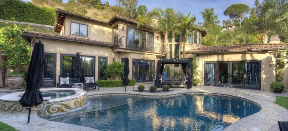 De bizarre villa van Dr. Phil staat te nu koop voor miljoenen