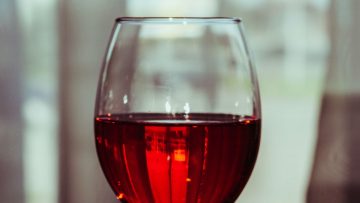 De juiste temperatuur voor witte wijn, rode wijn en rosé