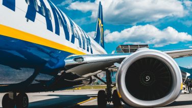 Ryanair komt met mega goedkope tickets om het Nederlandse weer te ontvluchten