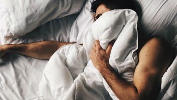 Stoppen met snurken: 7 manieren waarmee het gaat lukken