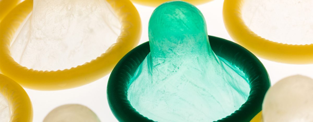 Onderzoekers ontwerpen condoom zo dun als menselijk haar