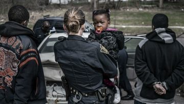 Netflix serie tip: deze heftige politie documentaire heeft Rotten Tomatoes score van 95%