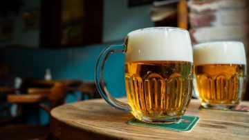 Hoeveel calorieën zitten er in een glas bier?