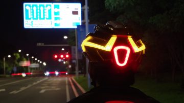 E-bike gadget te koop bij Bol.com: deze leipe Bluetooth fietshelm kan écht alles