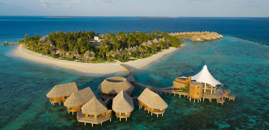 Hotel in de Malediven biedt de mooiste werkplekken ooit aan (incl. persoonlijk assistente)