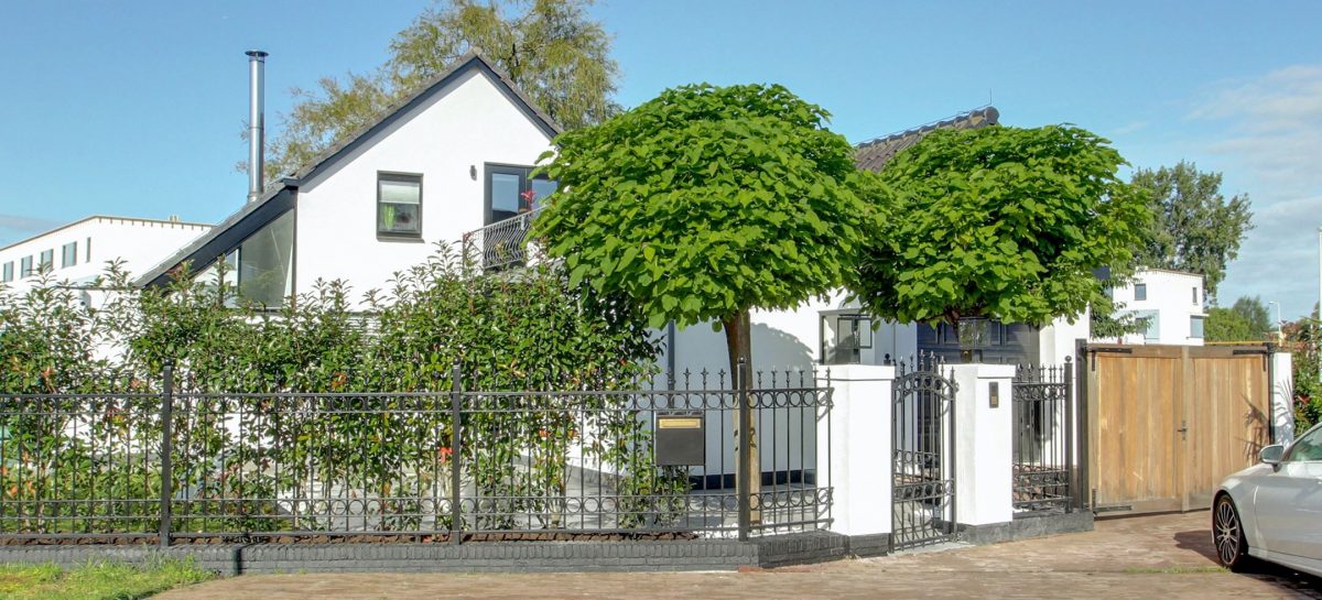 Deze prachtige ‘Ibiza villa’ in Amsterdam staat nu te koop op Funda