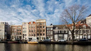 Youp van ’t Hek legt miljoenen neer voor dit Amsterdamse grachtenpand
