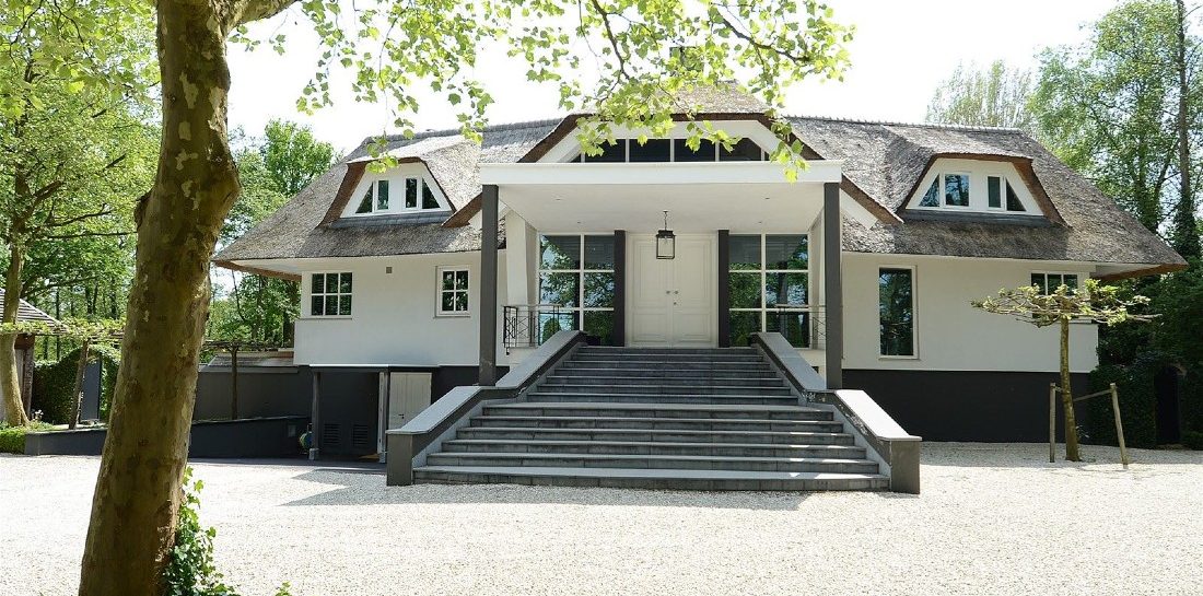 Eén van de duurste villa’s van Nederland is een waar waterpaleis