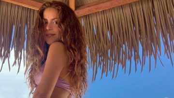 Shakira showt waanzinnig lichaam op vakantiefoto’s