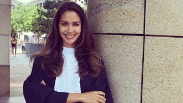 Advocate Nathalie Den Dekker gaat uit de kleren op Instagram
