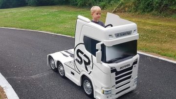 Deze mini vrachtwagen is hét speeltje voor de jongste truckers