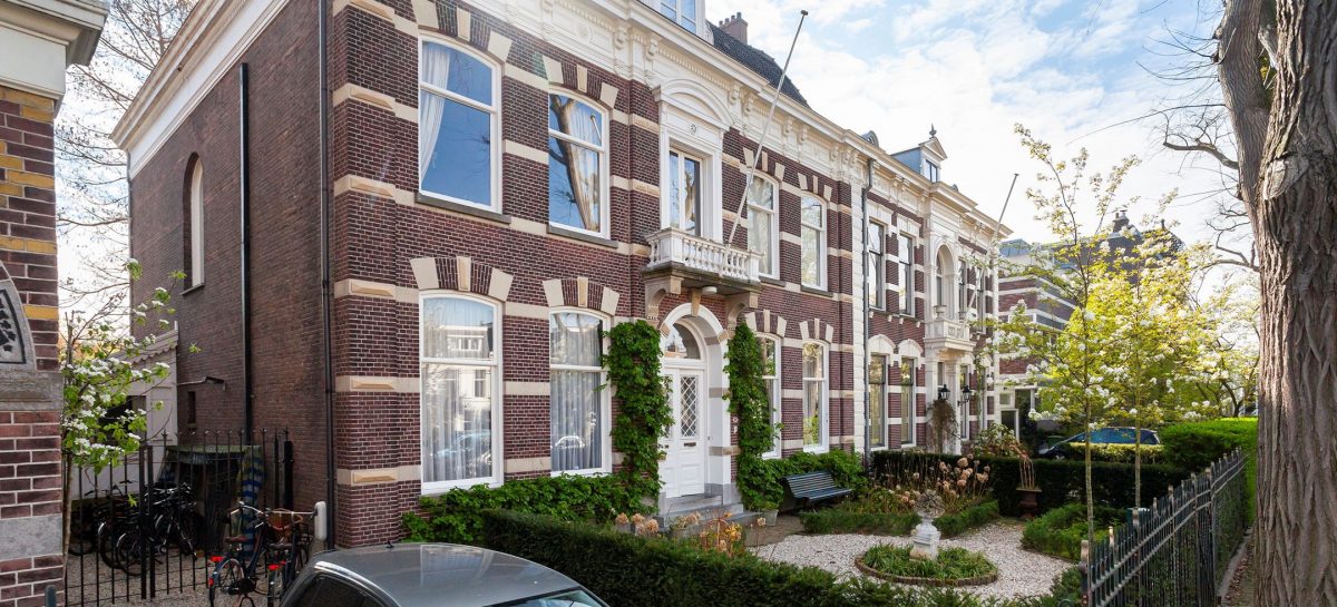 Ultieme Funda parel: Rotterdamse miljoenenvilla heeft een voetbalveld in de kelder