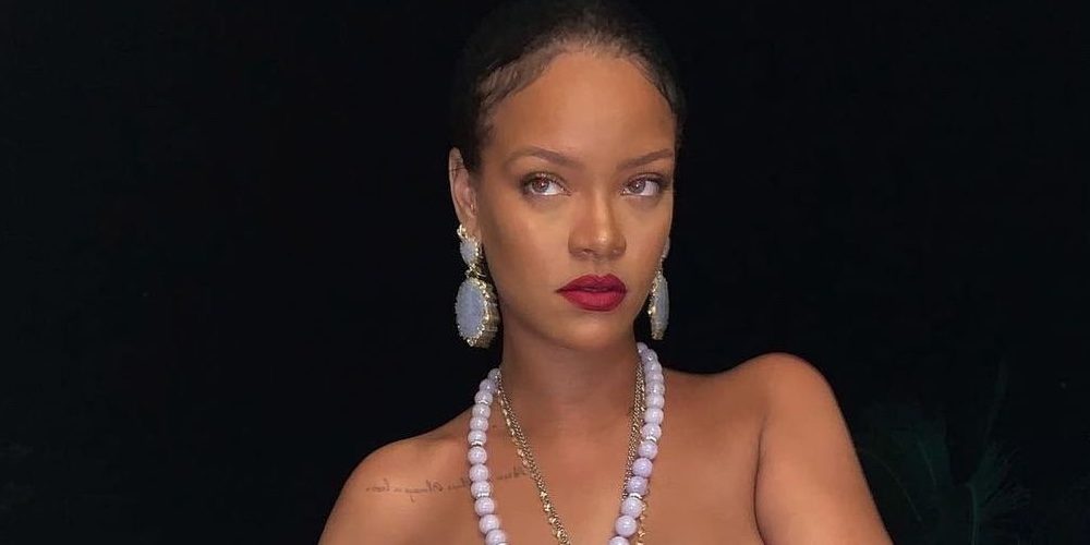 Rihanna zoekt de grens op met topless foto op Instagram