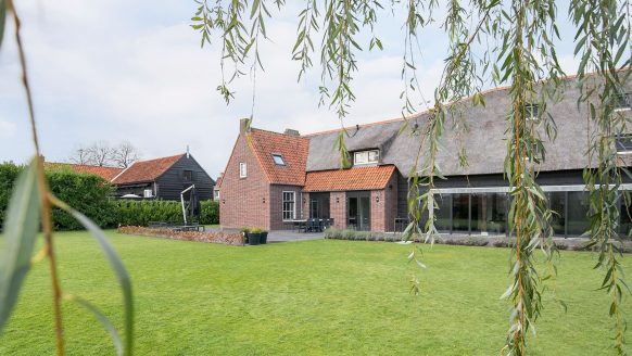 Funda parel: woonboerderij in Brabant is vanbinnen een stijlvolle design villa