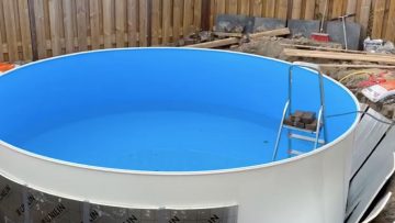 Nederlandse man bouwt zelf in 6 weken een zwembad in de tuin