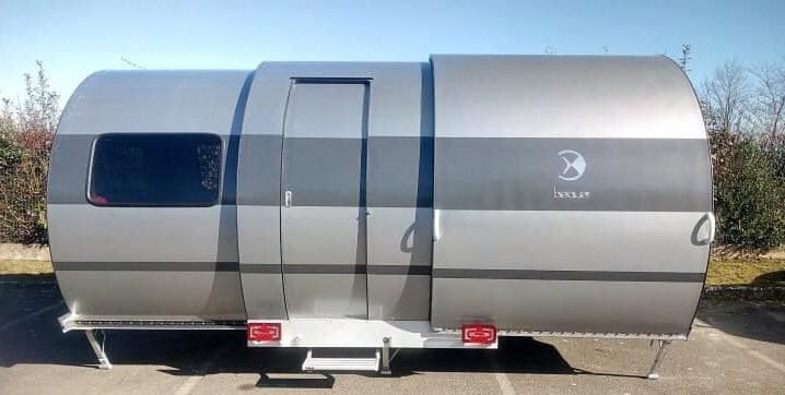 Deze uitschuifbare caravan kan zijn ruimte drie keer vergroten
