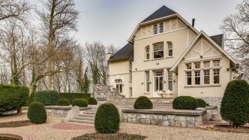 Deze antieke mega villa in Maastricht inclusief parktuin staat nu te koop op Funda
