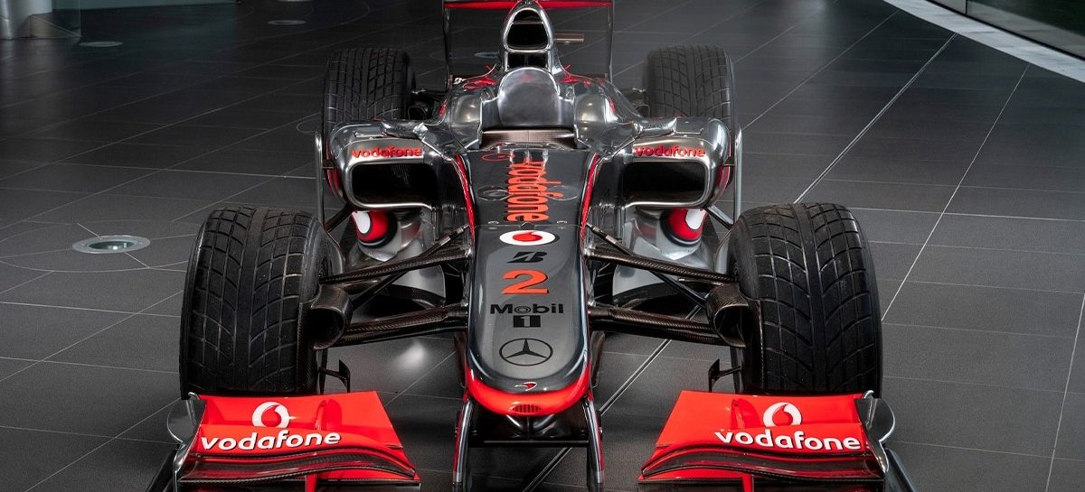 De oude F1-wagen van Lewis Hamilton wordt voor een waanzinnig bedrag geveild