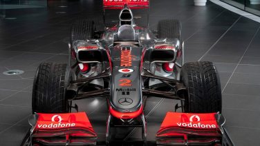 De oude F1-wagen van Lewis Hamilton wordt voor een waanzinnig bedrag geveild