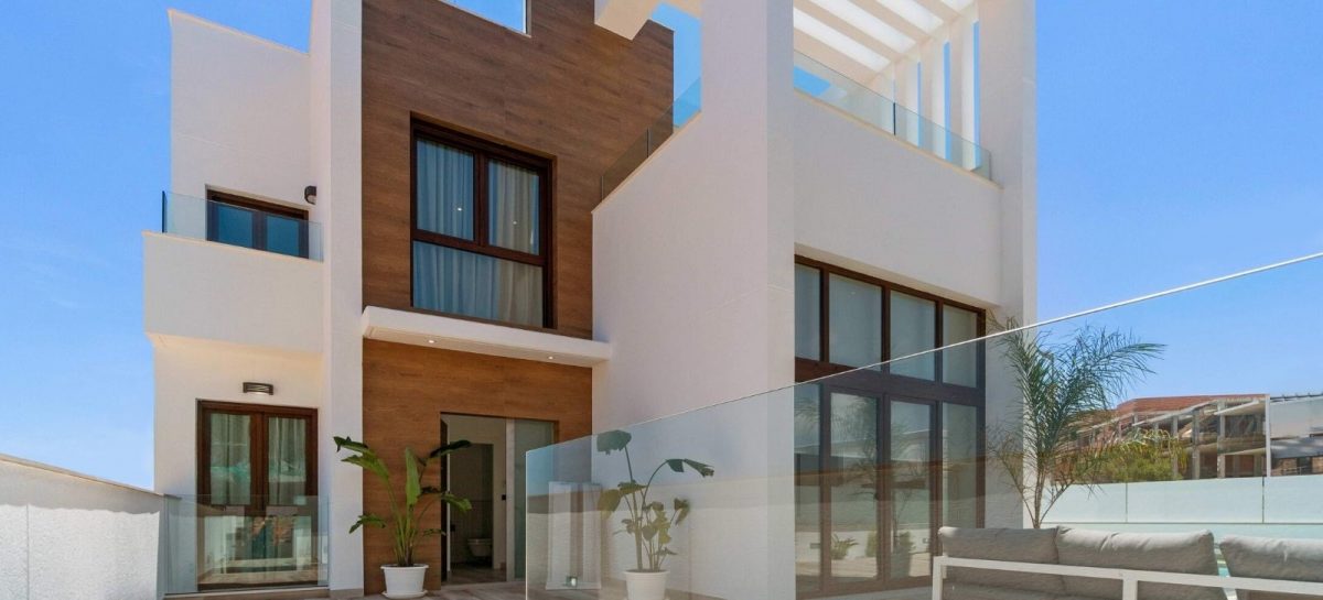 Droom vakantiehuis: losstaande villa (mét zwembad) in Spanje staat te koop voor een prikkie