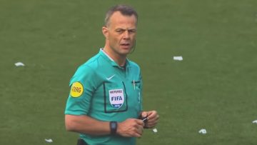 Dit verdiende scheidsrechter Björn Kuipers tijdens EURO 2020