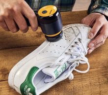 Deze geniale gadget maakt je schoenen in no-time schoon