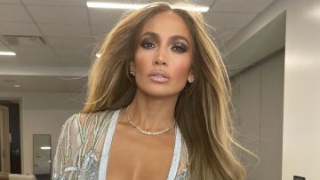 Jennifer Lopez (52 jaar) gaat viral op Instagram met héél strakke gele bikini